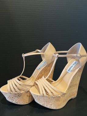 Steve Madden Beige Cork Platform T-Strap Wedge Sandals